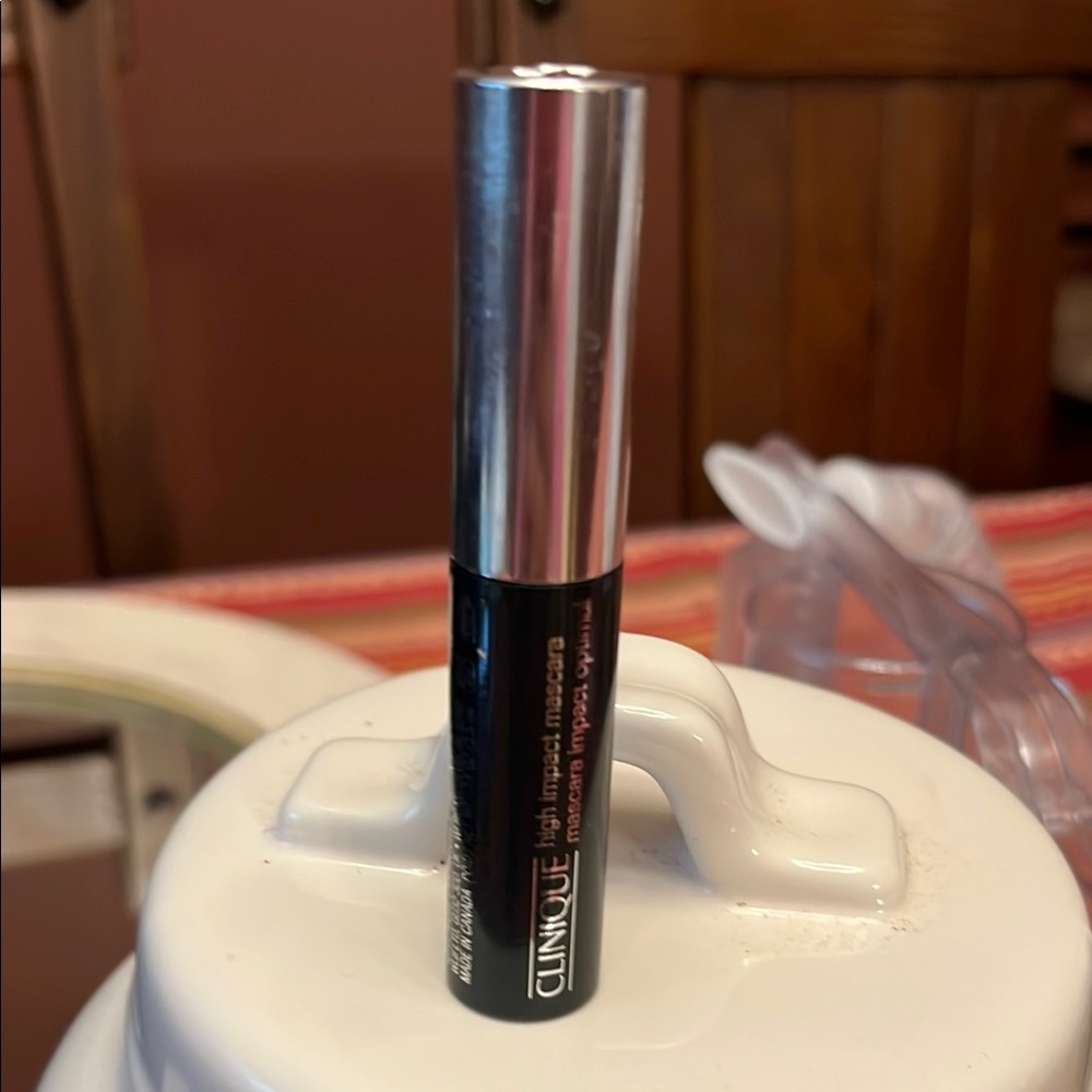 Clinique High Impact Mascara in Black and Silver